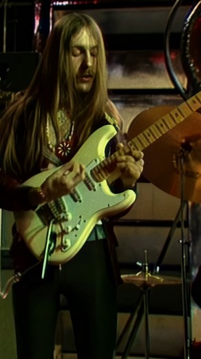 Leonardo on Instagram: "Thanks for the over 40k followers! Your likes and comments motivate me to keep posting! Don't forget to check out my YouTube channel. I meticulously remaster concerts and music videos for your enjoyment! (Heavy_Metal_Melodies on YouTube or just go to my bio) In Trance Album: In Trance Year: 1975 (SWR 1976) Author: Scorpions #klausmeine #rudolfschenker #ulijonroth #francisbuchholz #rudylenners #intrance #scorpionsband #70smusic"