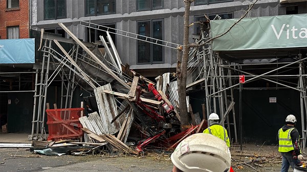 Scaffolding collapses on sidewalk in front of Midtown building under construction