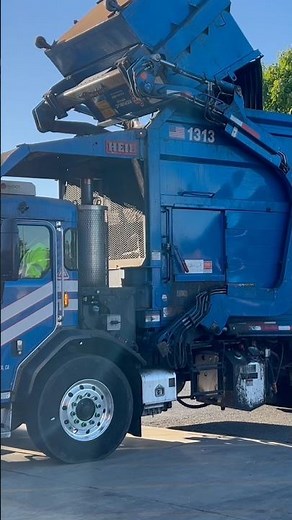 Republic Services Front Loader Emptying 2nd Dumpster #garbagetruck #truck #republicservices