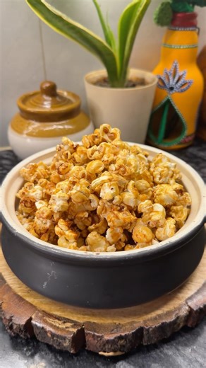 Kabhi popcorn ko aise bna ke try kiya hai ? #popcorn #caramelpopcorn #food #recipe #easyrecipe #yt