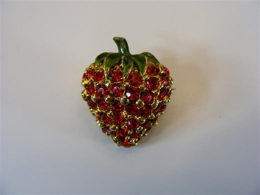 Strawberry Pin, Red Rhinestone Strawberry Brooch, Fruit Jewelry, Vintage Ciner Unsigned Brooch, Pin - Etsy