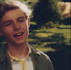 240K views · 10K reactions | "Lemon Tree" es una canción de la banda alemana Fool's Garden aparecida en su álbum Dish of the Day (1995). Fue publicada como sencillo en 1995 y se convirtió en un éxito internacional en 1996. El sencillo alcanzó el número 26 en las listas británicas y permaneció varias semanas en el primer lugar de las listas alemanas. También alcanzó el número uno en Irlanda. | Baúl del Tiempo | Facebook