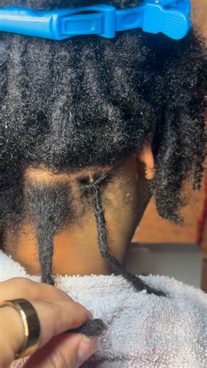 Styled By DE | Natural hair care specialist | Master Loctician on Instagram: "My client asked me to make her this video because she’s getting ready to get stationed in Korea and wanted to figure out how to interlock her hair herself so I figured I’d share it with y’all too 🥰 🤗"