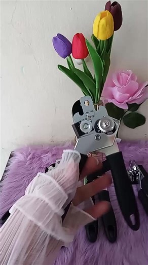 Effortless 3-in-1 Stainless Steel Can Opener