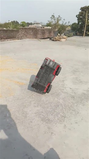 Mahindra attitude thar ko breaker par se jump kara diya vimles ne#herohondasong #cartoon#automobile