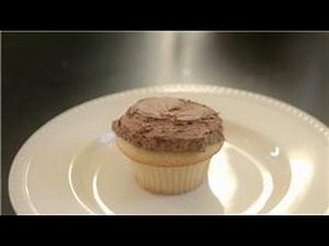 Baking Desserts : Quick & Easy Chocolate Icing Recipe