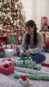 Amazon.com: Papyrus 18 Sheets 26 in. x 20 in. Christmas Tissue Paper, Red, Green and Gold : Everything Else