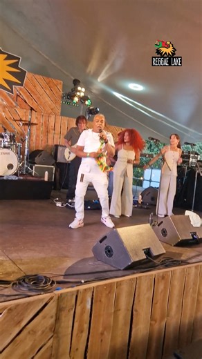 Dutch roots reggae warriors Eazzup blaze up the stage with “Marijuana” 🌿🔥 Live at Reggae Vibrations stage @ Reggae Lake Festival in Amsterdam! 💚💛❤️ #Eazzup #ReggaeLakeFestival #AmsterdamReggae #RootsReggae #LiveMusic #OneLove | Reggae-agenda