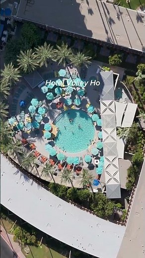 Scottsdale pool days look even better from above. ⛱️