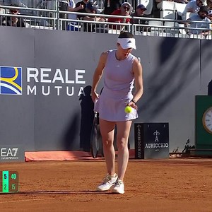 She’s simply sensational 🤩 Elina Svitolina played an exceptional match in order to secure her spot in the quarterfinals, defeating Collins 6-4, 6-2. #IBI25 | WTA