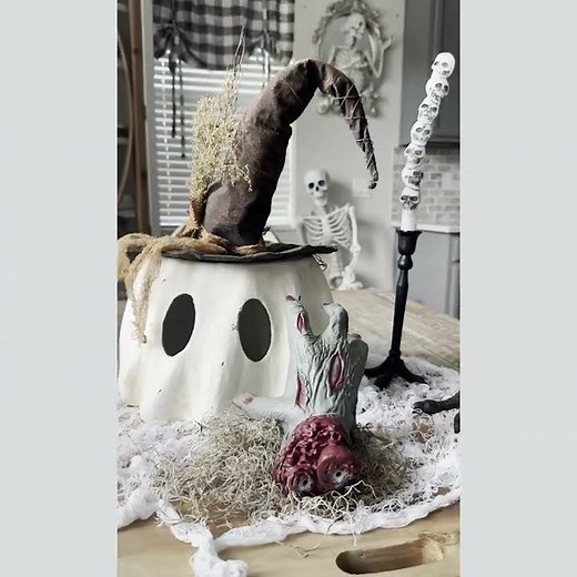 Halloween Animated Crawling Zombie Hand