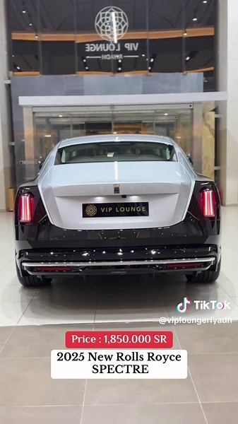 خودرو لوکس رولز رویس اسپکتر در ریاض