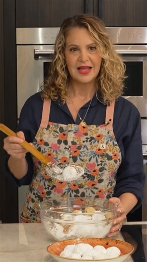 Tis the season for cookies 🍪 Watch how to bake them in your kitchen on the next SoFlo Taste with Chef Michelle tomorrow at 11am. The link to the show is in our bio. | SoFlo TASTE