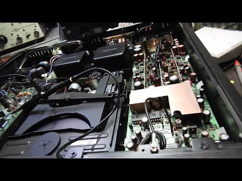 Kenwood L-1000D CD Player. Built by sister company and Kenwood's offshoot - Accuphase. Top class.