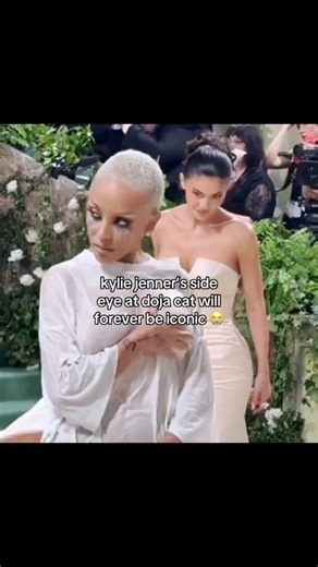 Kylie Jenner's side eye at Doja Cat will forever be iconic 😭