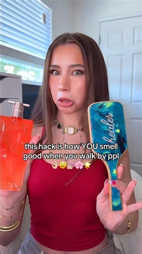 how to smell the BEST in a room😉😳 #parfum #beautyhacks #glowup