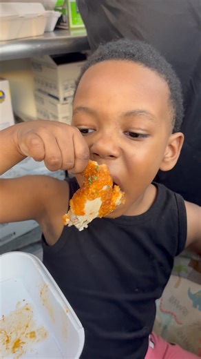 21K views · 525 reactions | I heard some of the best tasting food comes from the Gas Station. I went to find out at HOLE IN DA WALL Burgers & More #foodie #kansascity #comedy Kevin Robe | Clarence Lomax III | Facebook