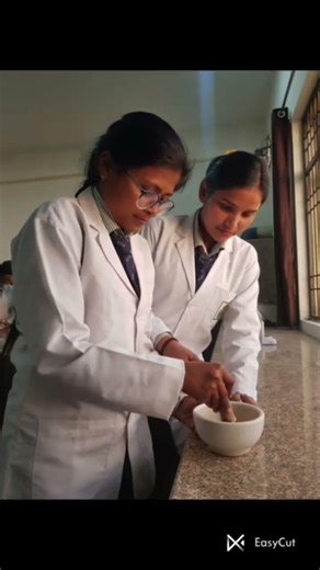 physical pharmaceutics practical lab work 👩🏻‍⚕️👩🏻‍🔬 #shortsviral #pharmcist #chemistryviews#pharmacy