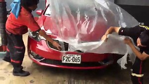 PROTEGE TU CAMIONETA O CARRO TOTAL GLASS COATING - VIDRIO LÍQUIDO - 100 % SIO2 Lo último en nanotecnología y protección molecular real. Este verano proteja además de la pintura , toda la parte externa de su camioneta. El SIO2 protege pintura , vidrios , aros , faros y plásticos . El Vidrio Líquido le otorga protección extrema y brillo máximo . Principales Características: Protección por 24 meses. - Brillo como recién encerado, brillo de profundidad. - Protección contra lluvia normal y ácida. - P