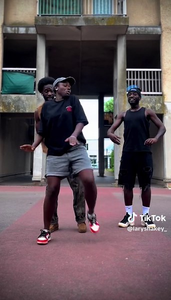 AFRO DANCE’S VIBES ✨🌍🔥 W/ @hamiltonvipajiz @Svenger_Vipajiz #dancer #vibes #viral_video_tiktok #fypppppppppppppp #fyviral #fpyviral #afrodance #afro