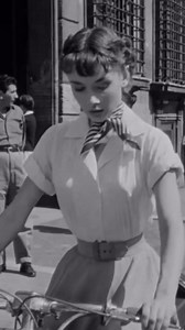 131K views · 8.8K reactions | Audrey Hepburn and Gregory Peck in "Roman Holiday" (1953) #hollywoodglam #hollywoodstudios #HollywoodGlamours #hollywoodmovies #hollywoodstars #hollywood #cinematography #cinema #audreyhepburn | Vintage Chronicles | Facebook