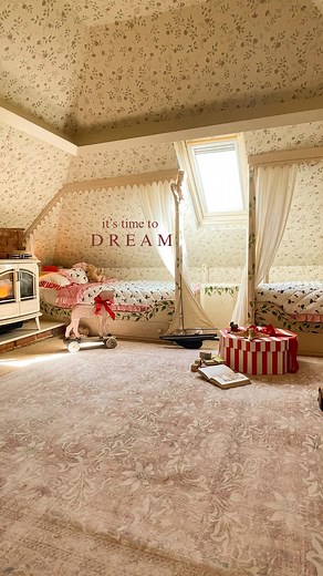 L E A H L A N E on Instagram: "Ad @Ruggable have teamed up with @wmorrisandco to create beautiful traditional yet practical rugs. I love beautiful things, but I also want my children to feel like they don’t have to tiptoe around antiques. Ruggable offers premium style that still feels liveable and the best bit... you can machine wash them! So you don’t need to worry about the spilt milk, the biscuits crumbs ground into the rug, the muddy cat paws or even chicken claws.... This rug looks antique,