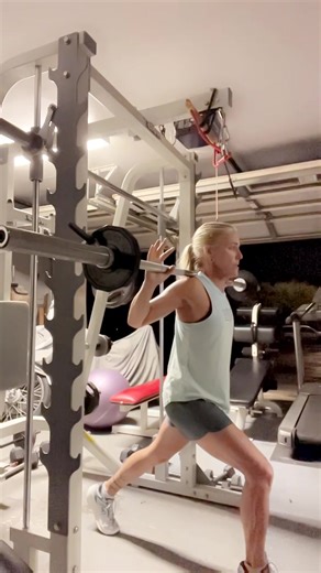 Today didn’t go as I had planned, sick kids, missed work, 6 loads of laundry later, 2 hrs sleep, cancelled flight!! 🤯 It was hard & exhausting, but I stayed with them extra, hugged them, napped with them, loved on them, took care of them!! These moments were my best moments today! ❤️🥰 Our perspective and attitude is everything. As you go into this holiday season, keep these two things in check as there are sure to be some ups and downs! And I’m finishing this day with a workout…because exercis