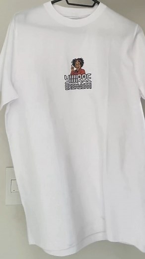 Some wear brands. We wear Mzansi legends. 🇿🇦 The Marc Lottering Tee Collection celebrates South African comedy, bringing iconic moments from the stage and screen straight to your closet: 👕 Aunty Merle – “I’m Just a Vessel” 💅 Colleen the Cashier – “Yiiiirre Bronwynn!” 😂 Schmiley – “Aweh Gurl!!!” 100% premium cotton. 100% local love. Perfect for braais, coffee runs, or catching a lekker laugh with the crew. Because comedy isn’t just to be watched, it’s to be worn. 👉 Shop the collection via t