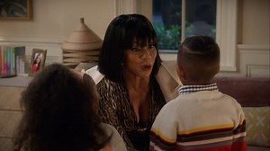 Essence Atkins | It’s getting even more crowded at @poppashousecbs on a brand new episode TONIGHT. The hilarious, beautiful and brilliant @iamwendyraquel... | Instagram