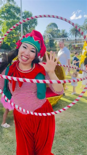 Hula Hooping Elf 🎄 #sydneyevents #happyholidays #hulahoop