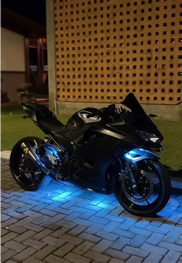 Motor Kawasaki Ninja 250: Performance and Features