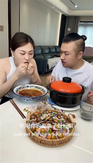 The first day of the cold war! Let you show off and add some spice to your life! Daily life of couples, food, food, my god, it smells so good.🥰🤪😘 #coupledaily #food #foodie #fblifestyle | Brock Case