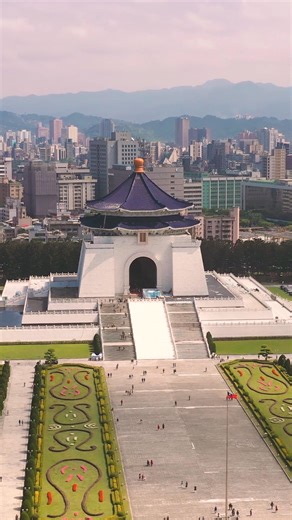 Find hotel deals for your next travel moment with Expedia. Look for free cancellation options to stay flexible. | Expedia