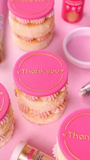 Vanilla sponge with strawberry filled buttercream mini cakes to say thank you for that special someone. 🫶🏽 #minicake #cakedecoratingsupplies #cakedecorating #thankyoucake | Sweet Sticks
