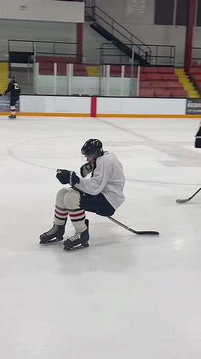 Just a lil puck with the boys🇨🇦🤷🏼‍♂️ #canada#canadian#sendit#hockey#fyp#fullsend#ontario
