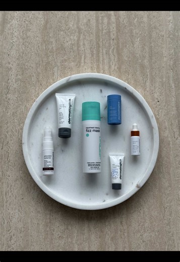 @Dermalogica Canada Friends & Family is LIVE 🖤 Build your own personalized gift set and receive a complimentary full-size Blackhead Clearing Fizz Mask when you shop through my link. Up to $170 in gifts available. #dermalogicapartner 🔗 dermalogica.ca/pages/the-friends-and-family-event