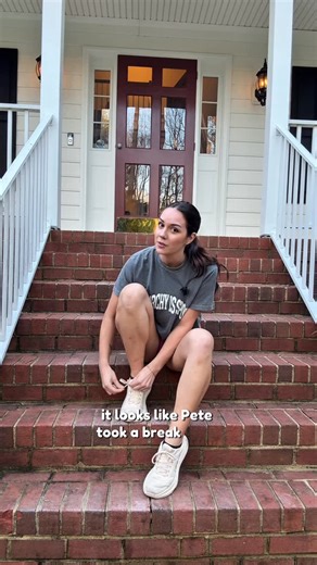 Elizabeth Dempsey Beggs | @petehegseth ever thought about putting your insecurities aside and actually serving our service members? #veteran #congress #combatarms... | Instagram