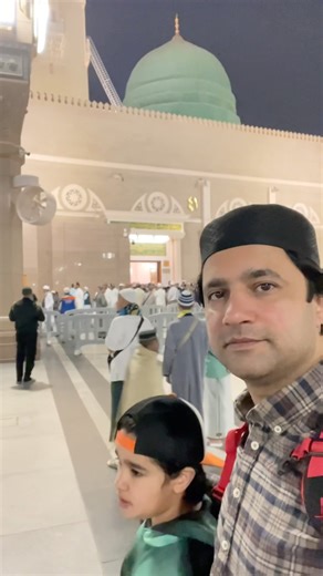 Walking around Roza-e-Rasool in Masjid Nabwi | Salam and Darood to our beloved Prophet Muhammad pbuh