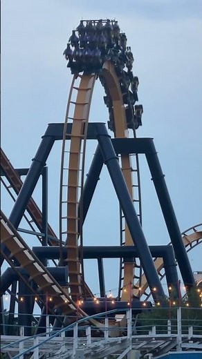 The First Inverted Inversion | Batman The Ride, Six Flags Great America