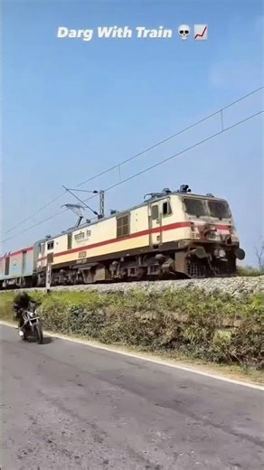 #darg race with train 🤯#ns400z 😈#like #subscribe #share