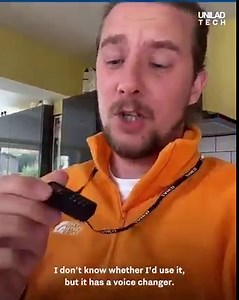 The smallest fully-functional mobile phone in the world weighs just 13g! 😂📱 | UNILAD Tech