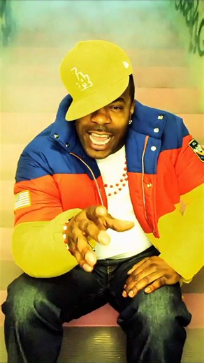 Nobody raps faster than Busta 🔥🎤 #BustaRhymes #LookAtMeNow #chrisbrown #FastRap #RapLegend