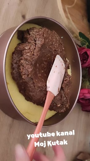 Brza torta bez pečenja sa keksom, kokosom i orasima - recept Moj Kutak