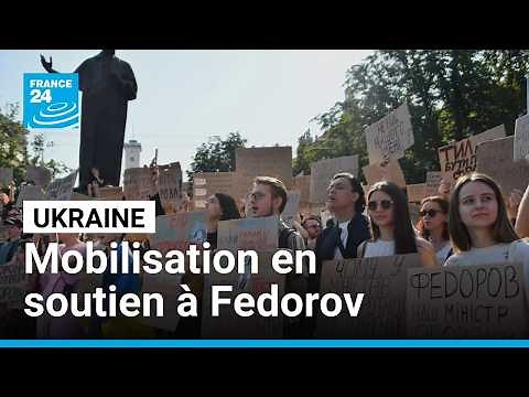 Ukraine : mobilisation en soutien au ministre de la défense • FRANCE 24