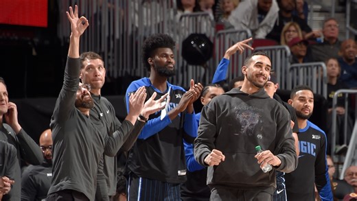 Busty Fan Goes Viral During Hawks-Magic Play-In Game