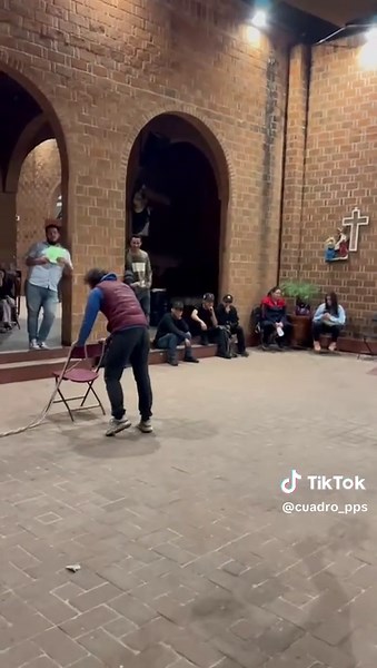 Así se vivió el ensayo de la escena de los azotes. Fe, entrega y preparación para Semana Santa 2026. ✝️💜 #SemanaSanta2026 #PerpetuoSocorro #Ensayo #PasiónDeCristo #ciudadhidalgomichoacan