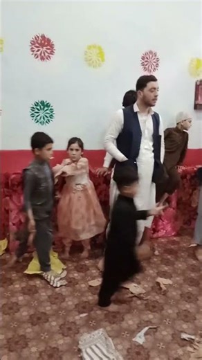 enjoying friends wadding