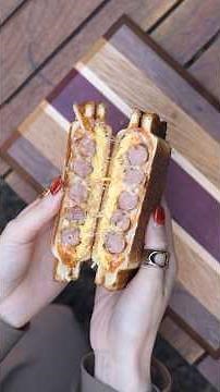 とろとろ卵とウインナーのホットサンド（レシピは説明欄に記載）