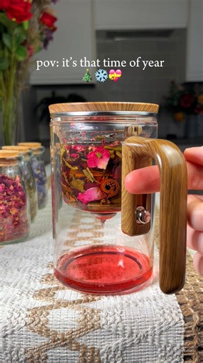 The Christmas tea 🥰🎄🌺 Comment “teapot” and we’ll send it over ❤️ | EnchantiTea