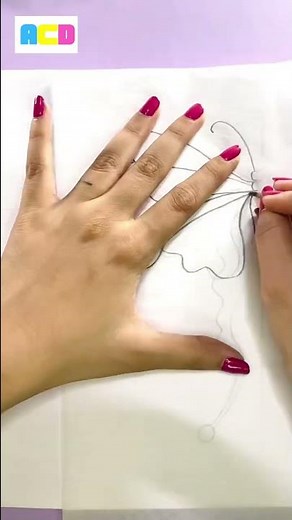 How to draw a symmetrical Butterfly 🦋